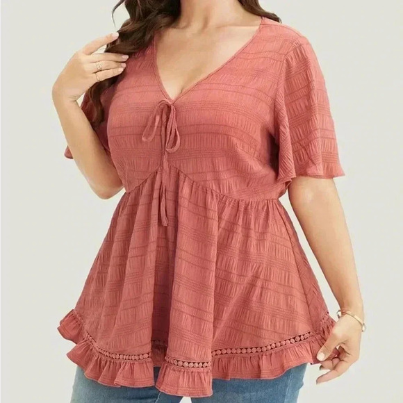 BloomChic Tops - NWT! Solid texture, tie, lace blouse, size 10, or medium